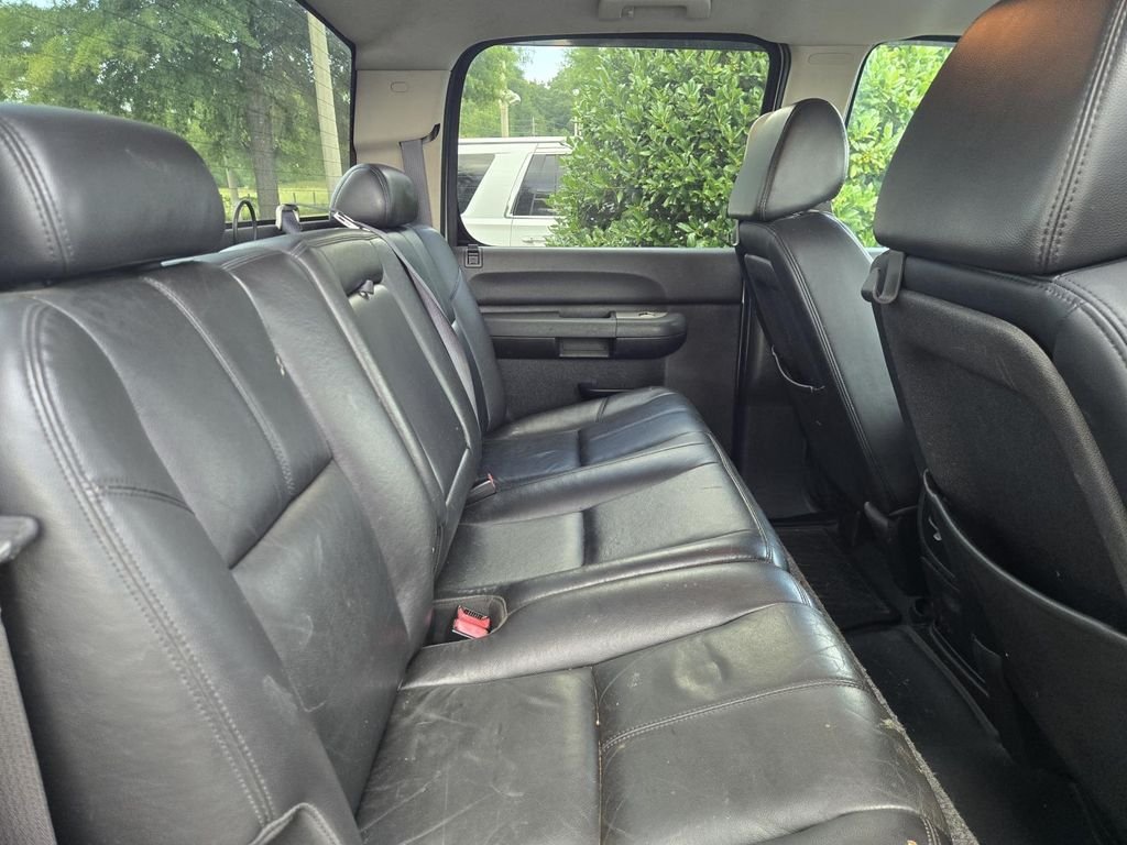 Used 2008 Silver Chevrolet LT image 6
