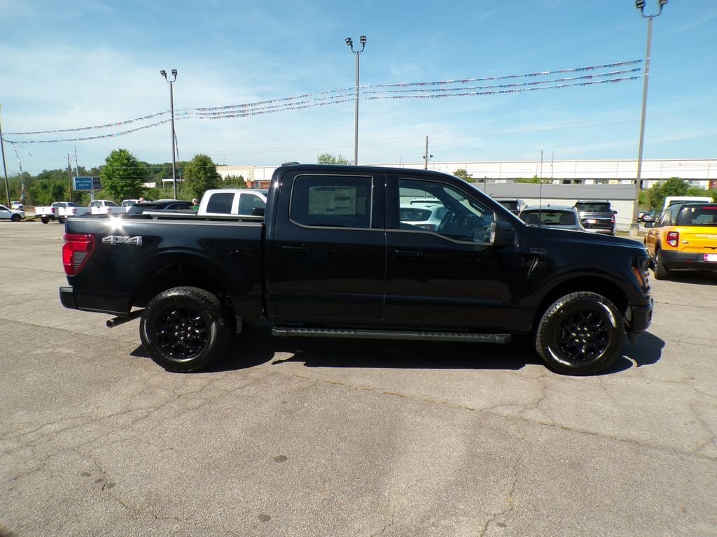New 2026 Agate Black Metallic Ford XLT image 8