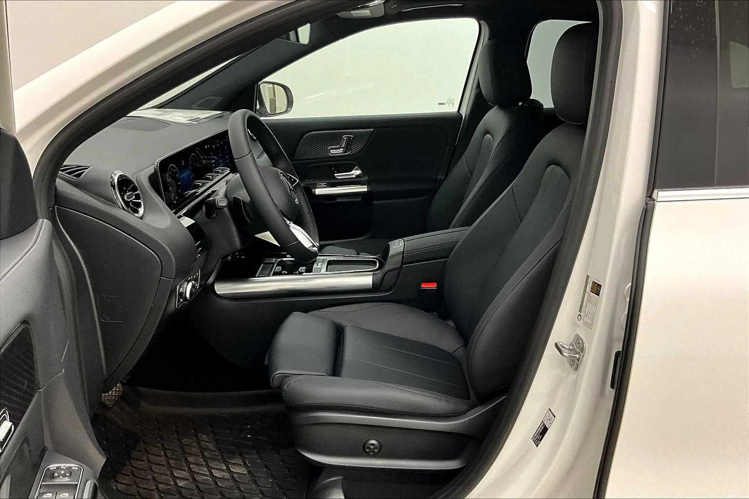New 2026 Polar White Mercedes-Benz GLA 250 image 9