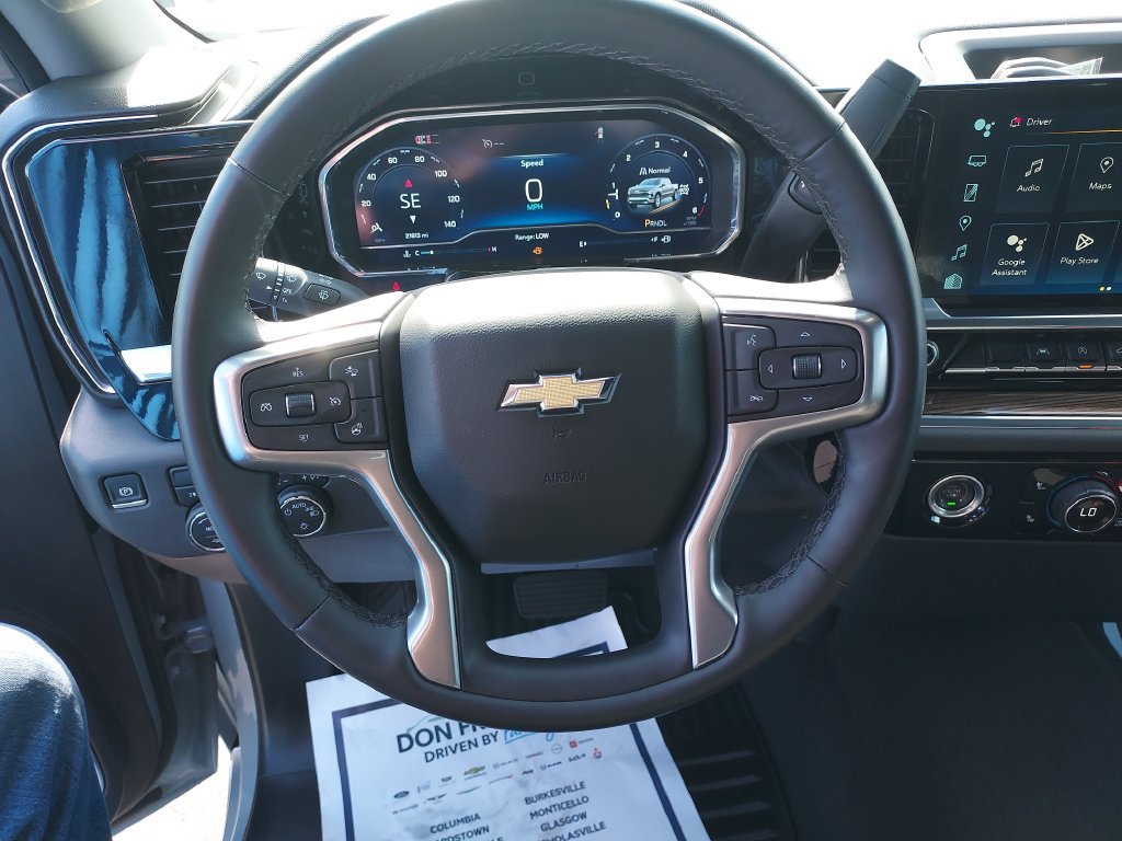 Used 2024 Gray Chevrolet LT image 17