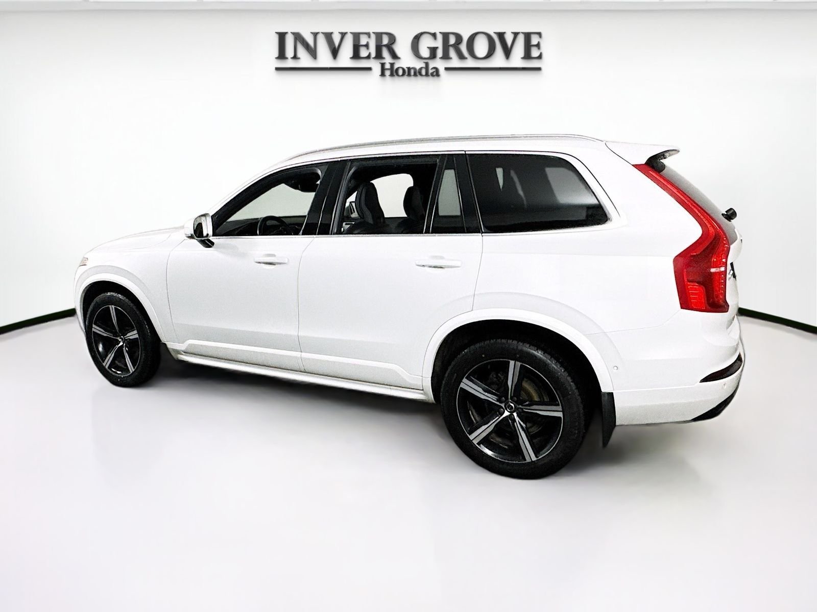 Used 2019 Crystal White Pearl Volvo T6 R-Design image 7