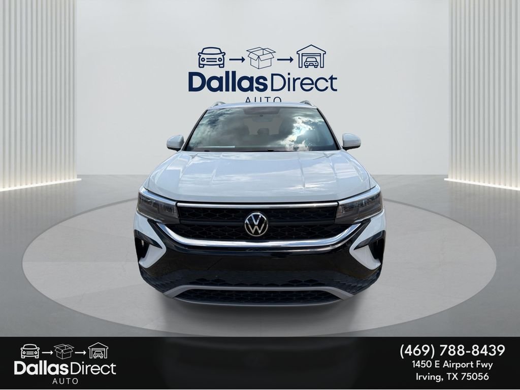 Used 2022 Pure White Volkswagen SE image 3