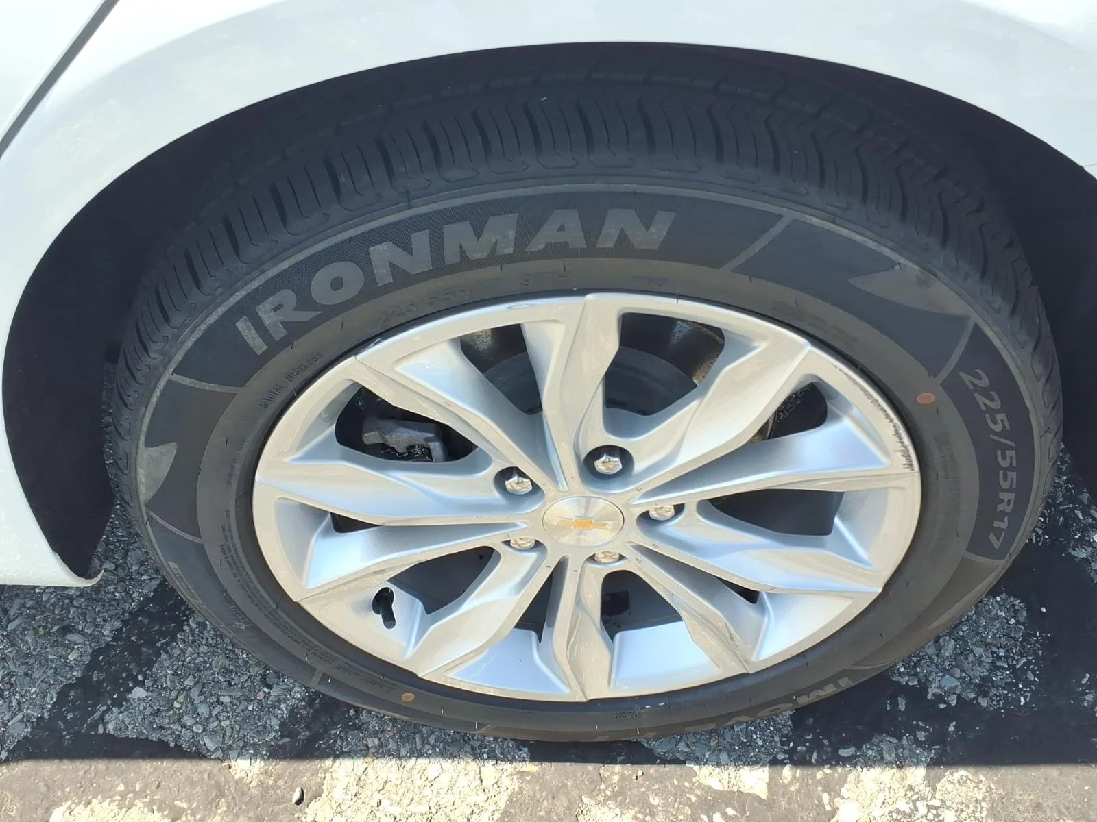 Used 2024 Summit White Chevrolet LT image 8