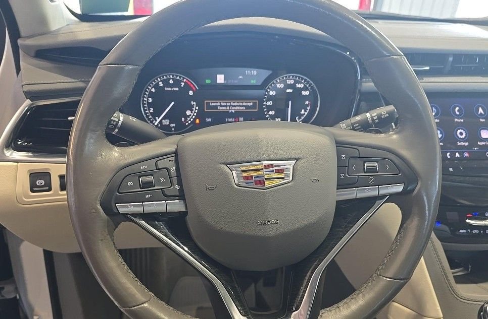 Used 2023 White Cadillac Premium Luxury image 9