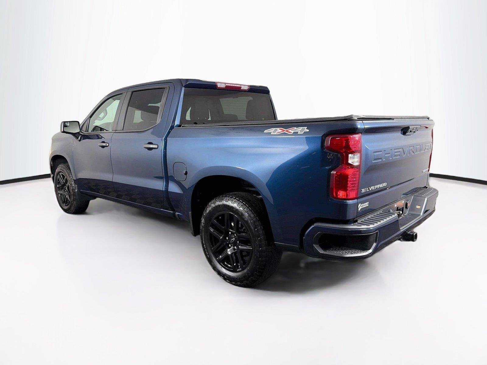 Used 2022 NORTHSKY BLUE METALLIC Chevrolet Custom image 9