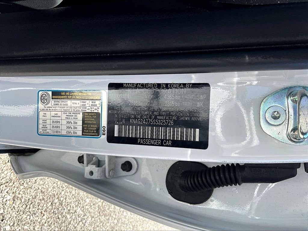 Used 2025 White Kia LXS image 20