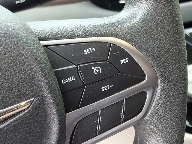Used 2018 Red Chrysler Touring Plus image 21