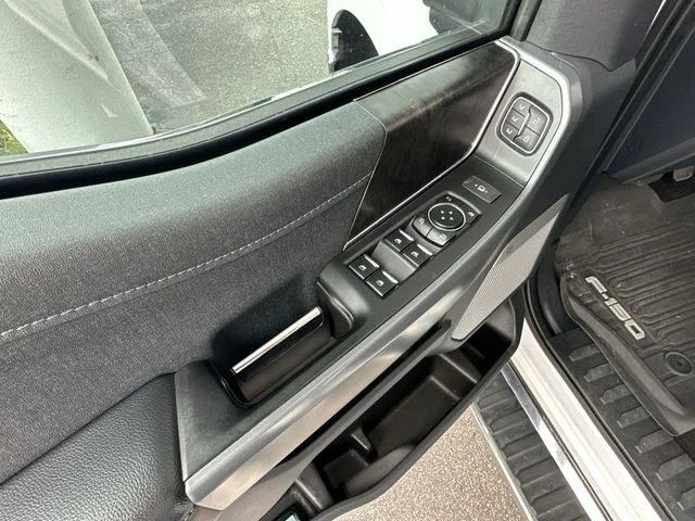 Used 2022 White Ford Lariat image 14