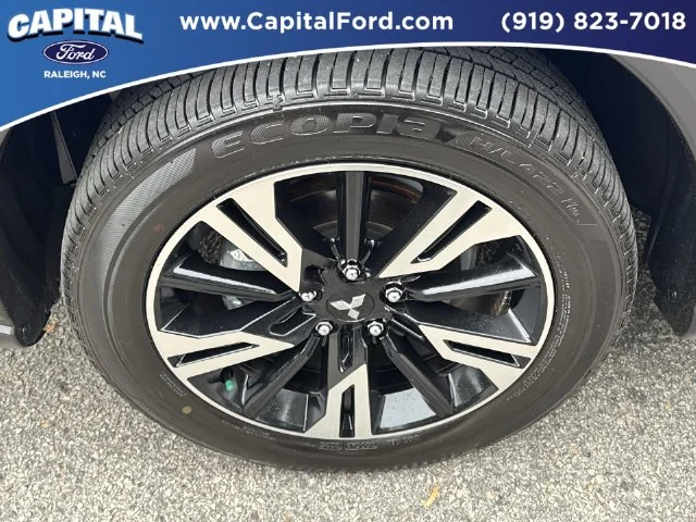 Used 2025 Blue Mitsubishi SE image 13