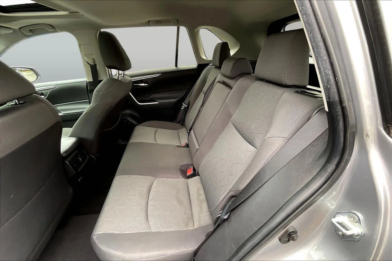 Used 2022 Silver Sky Metallic Toyota Hybrid XLE image 20