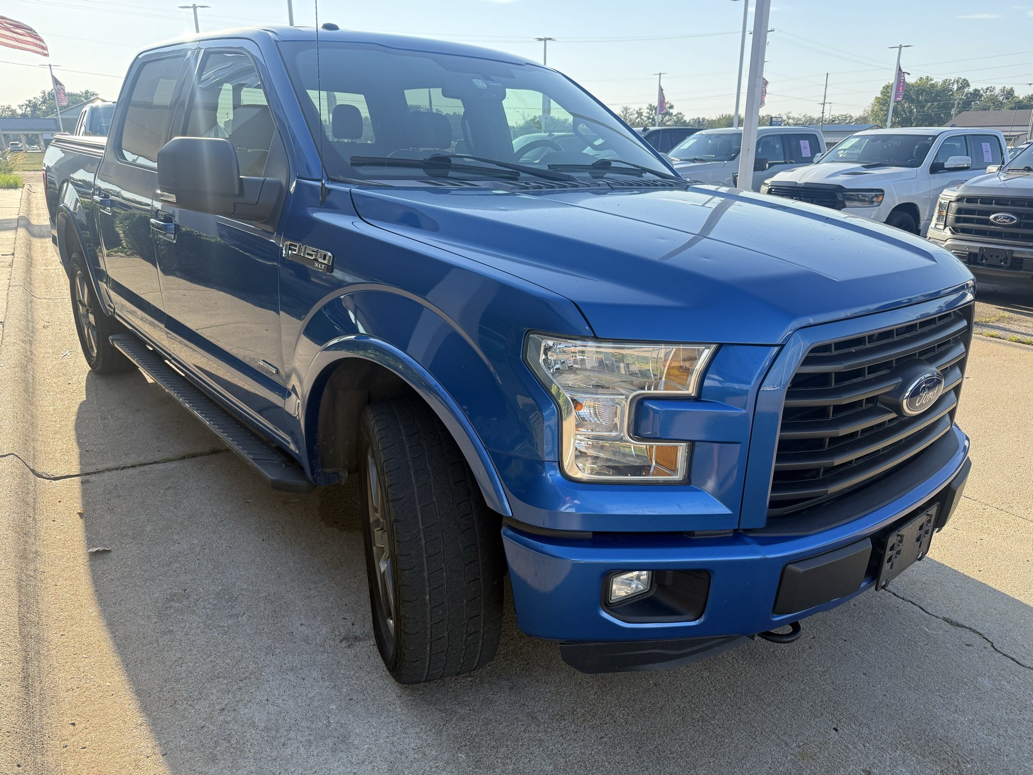 Used 2015 Blue Flame Metallic Ford XLT image 4