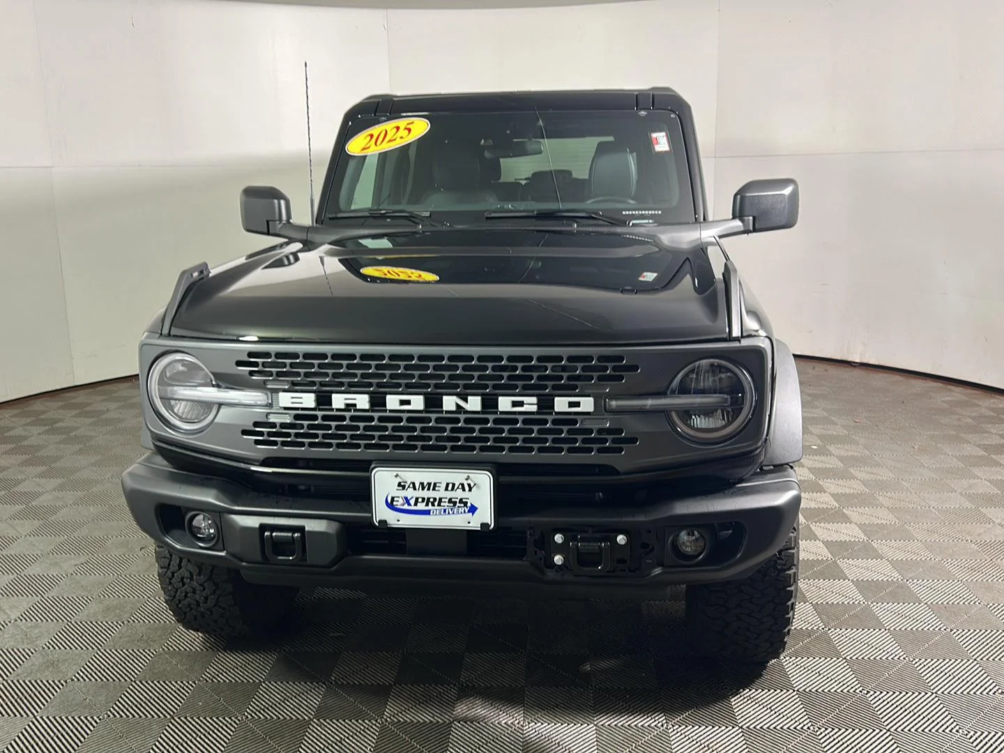 Used 2025 Shadow Black Ford Badlands image 11