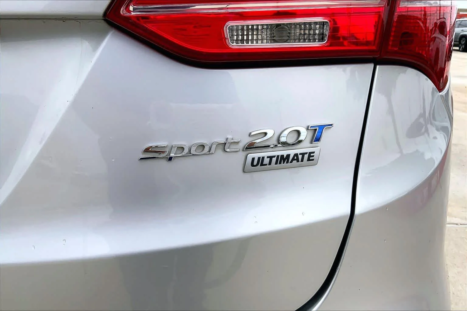 Used 2016 Sparkling Silver Hyundai  image 10