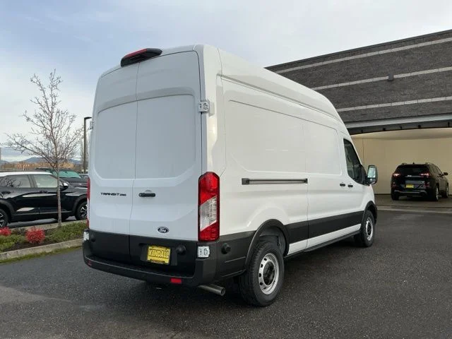 New 2026 Oxford White Ford Base image 4