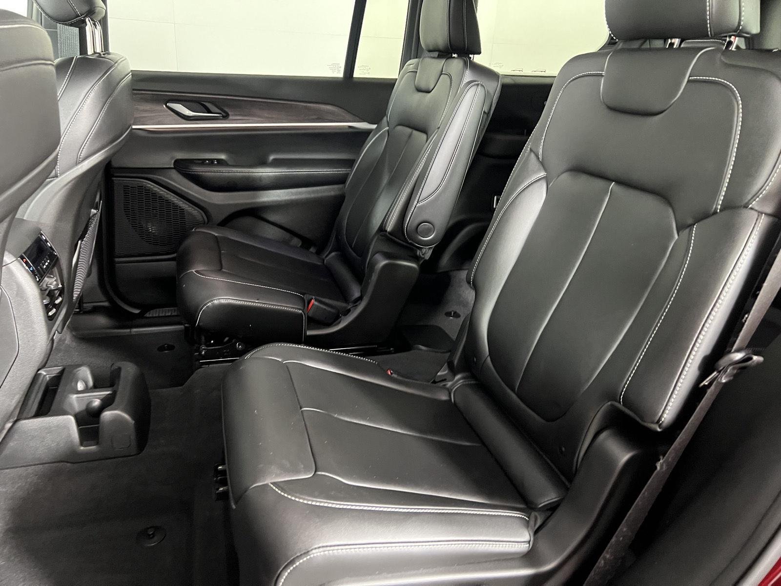 Used 2025 Velvet Red Pearlcoat Jeep Limited image 21