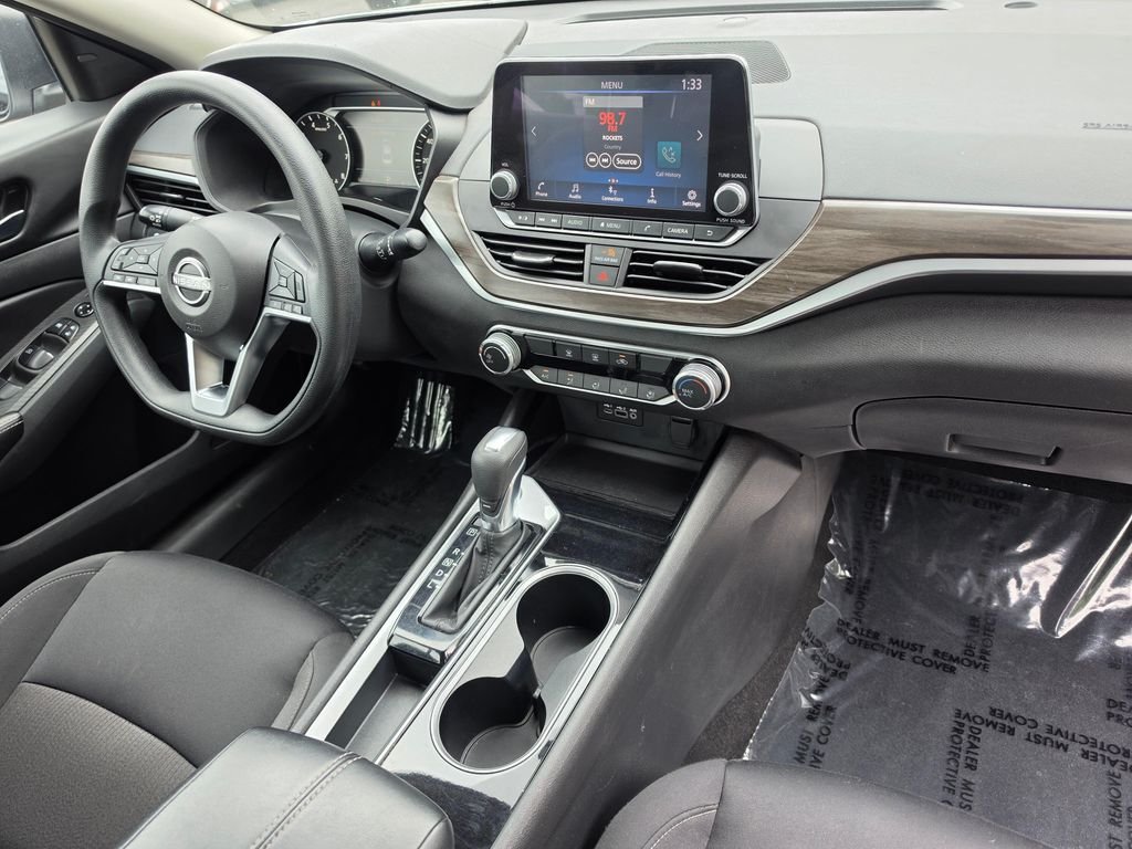 Used 2024 Brilliant Silver Metallic Nissan 2.5 SV image 10