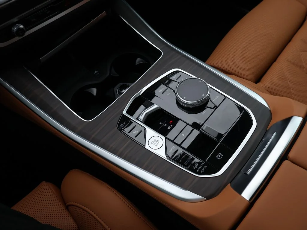 New 2026 Black Sapphire Metallic BMW xDrive40i image 29