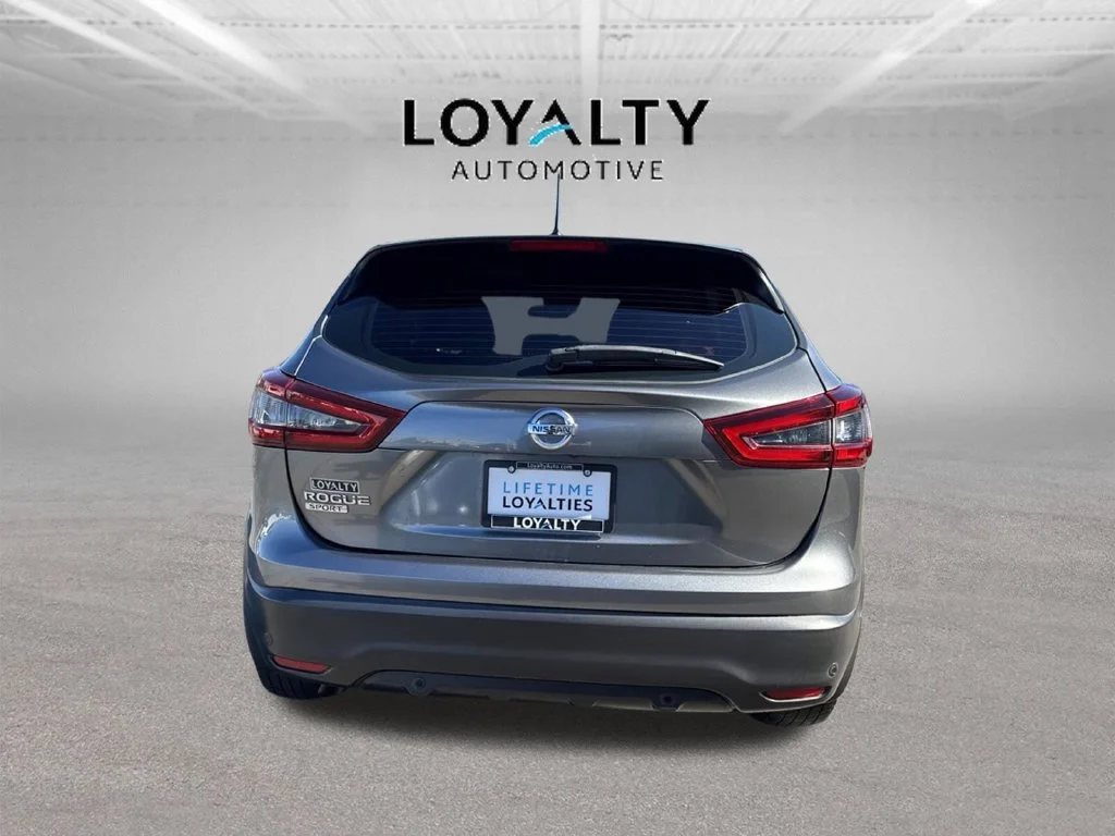 Used 2021 Gray Nissan S image 4