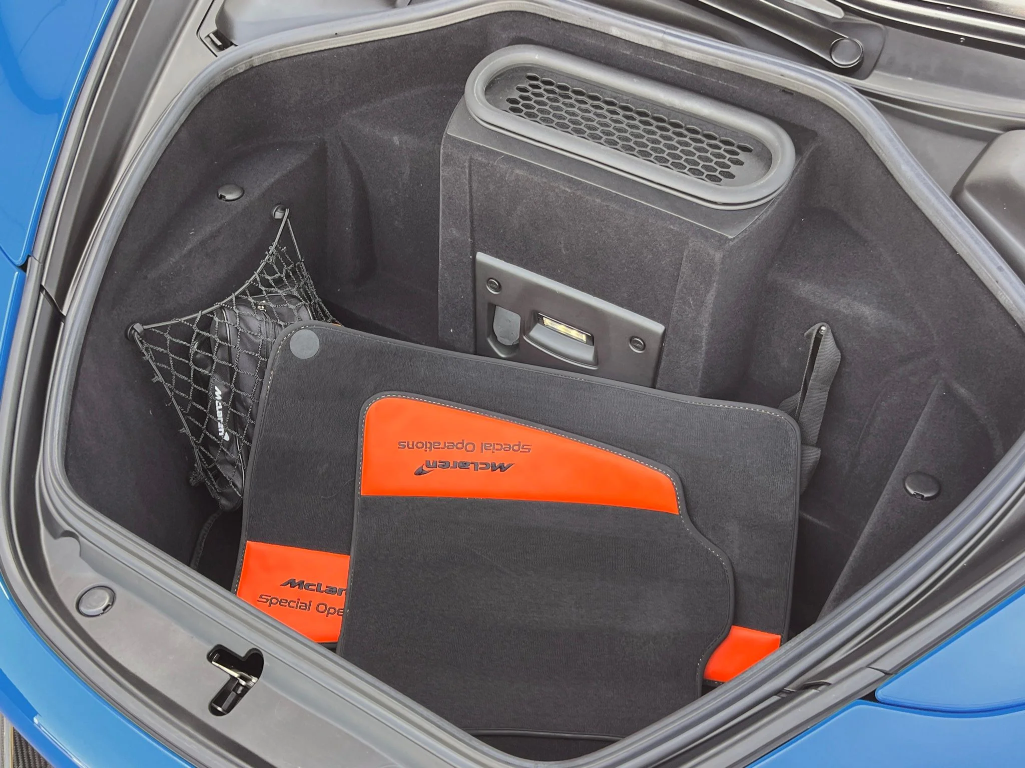 Used 2018 Blue McLaren Performance image 57