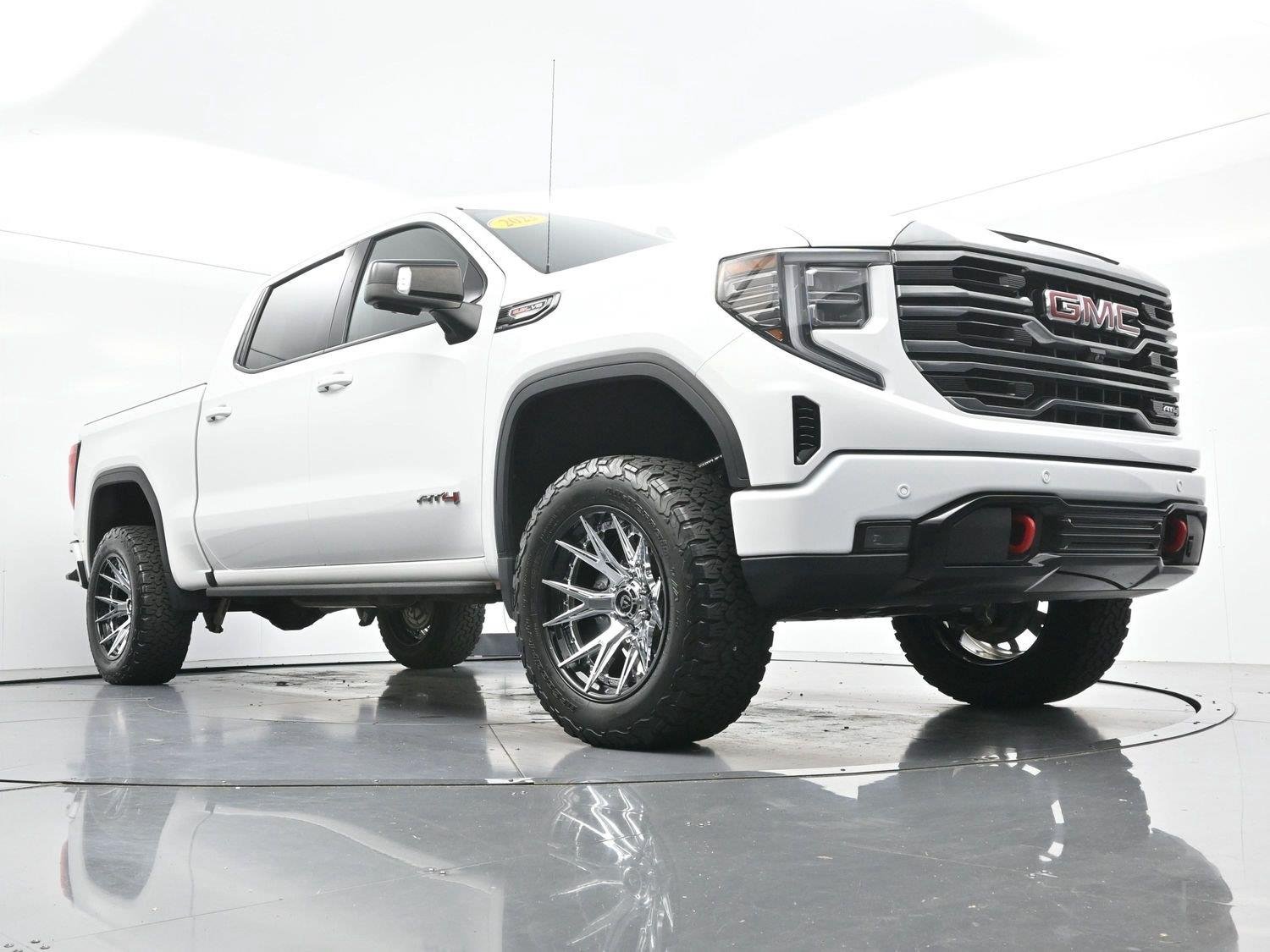 Used 2023 SUMMIT WHITE GMC AT4 image 48