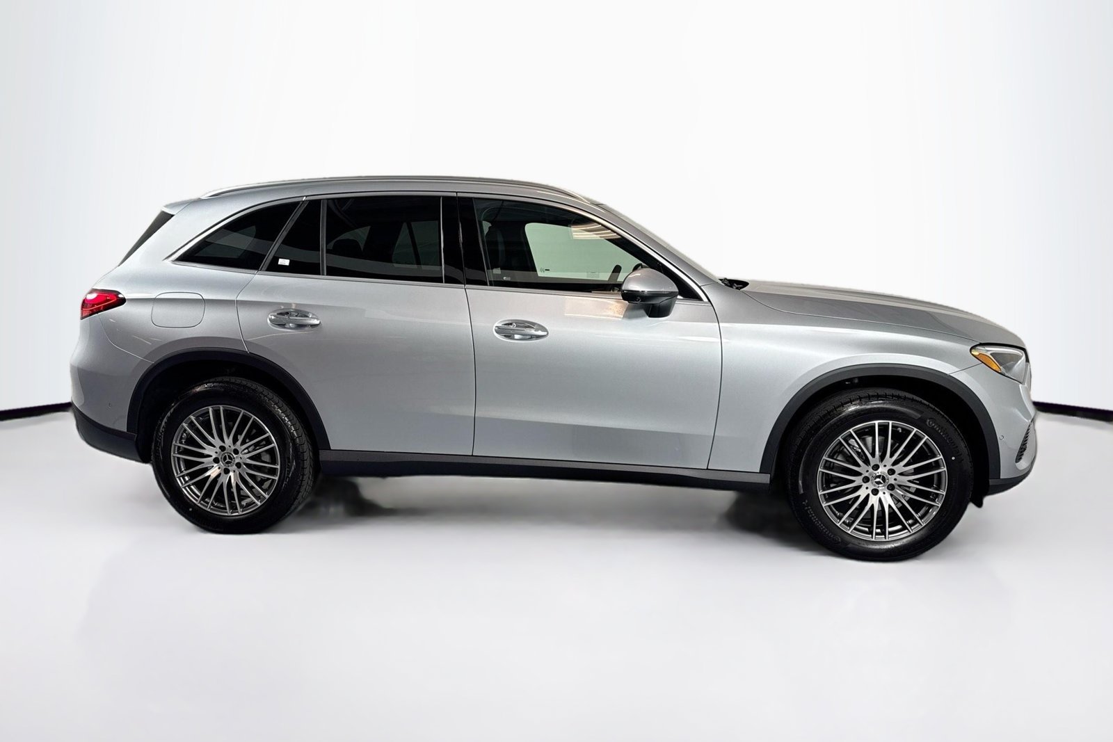 New 2026 Cirrus Silver Metallic Mercedes-Benz GLC 300 image 4