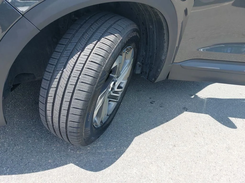 Used 2023 Gray Hyundai SEL image 30