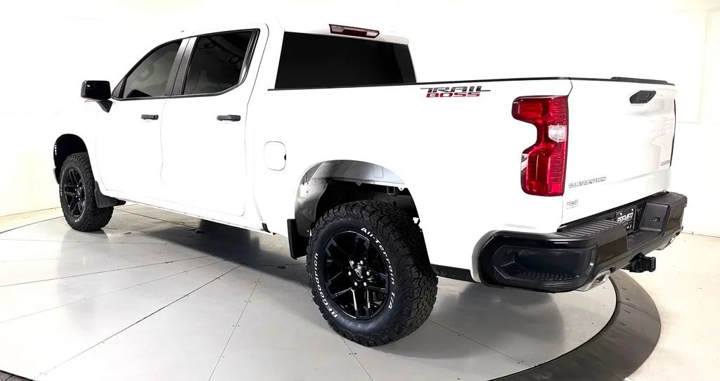 Used 2025 White Chevrolet Custom Trail Boss image 7