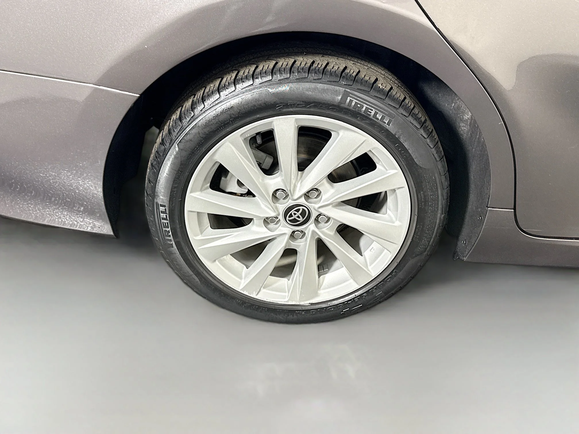 Used 2022 Predawn Gray Mica Toyota LE image 28