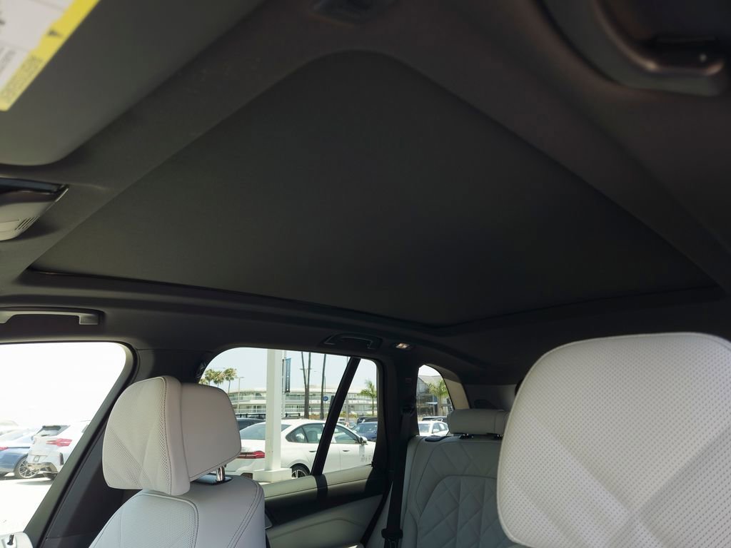 New 2026 Black Sapphire Metallic BMW xDrive40i image 12