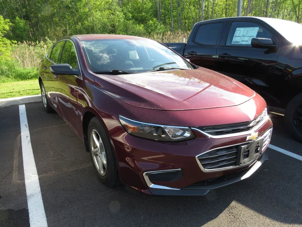 Used 2016 Red Chevrolet LS image 2
