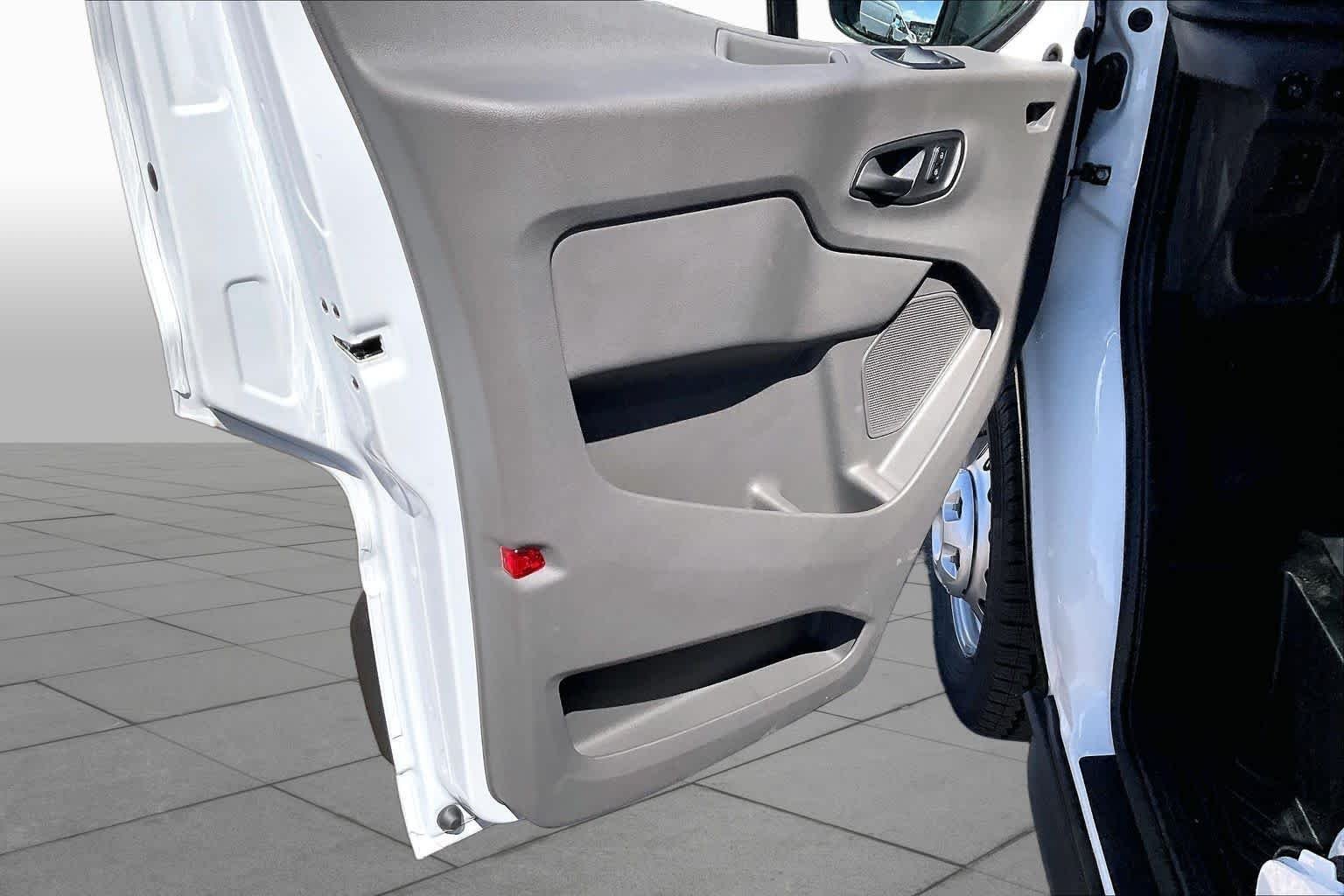 New 2026 Oxford White Ford Passenger Van XL image 10