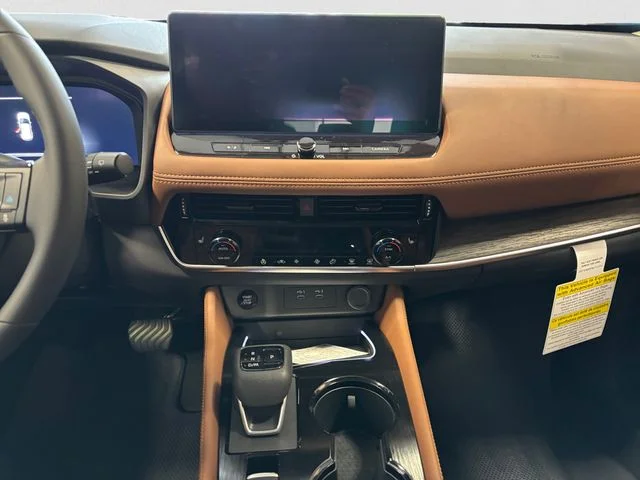 New 2026 Obsidian Green Nissan Platinum image 11