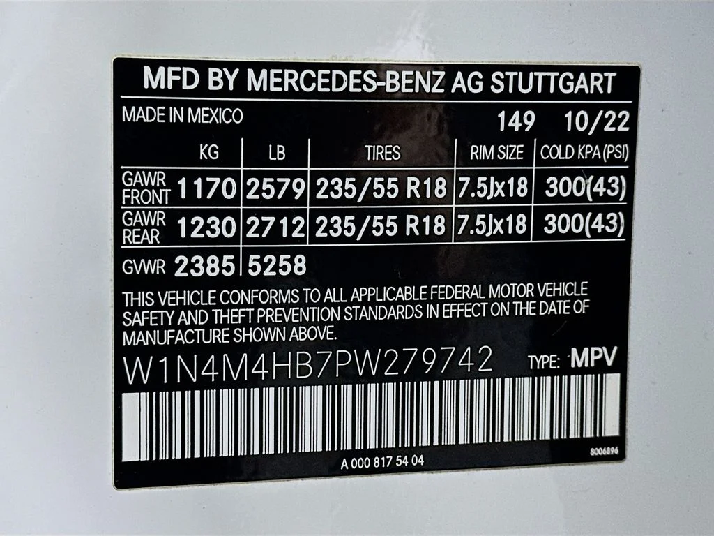 Used 2023 White Mercedes-Benz GLB 250 image 31