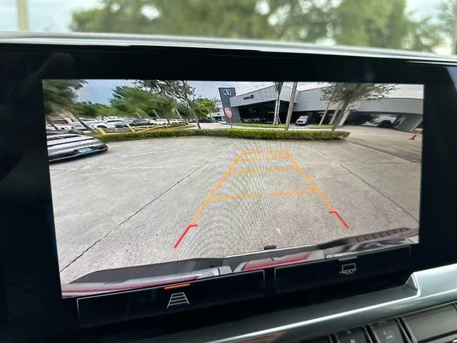 Used 2024 White GMC SLE image 17
