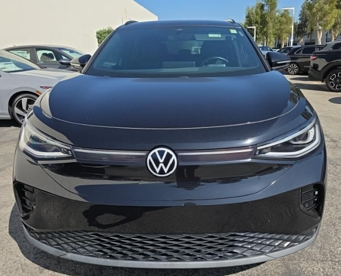 Used 2023  Volkswagen  image 3