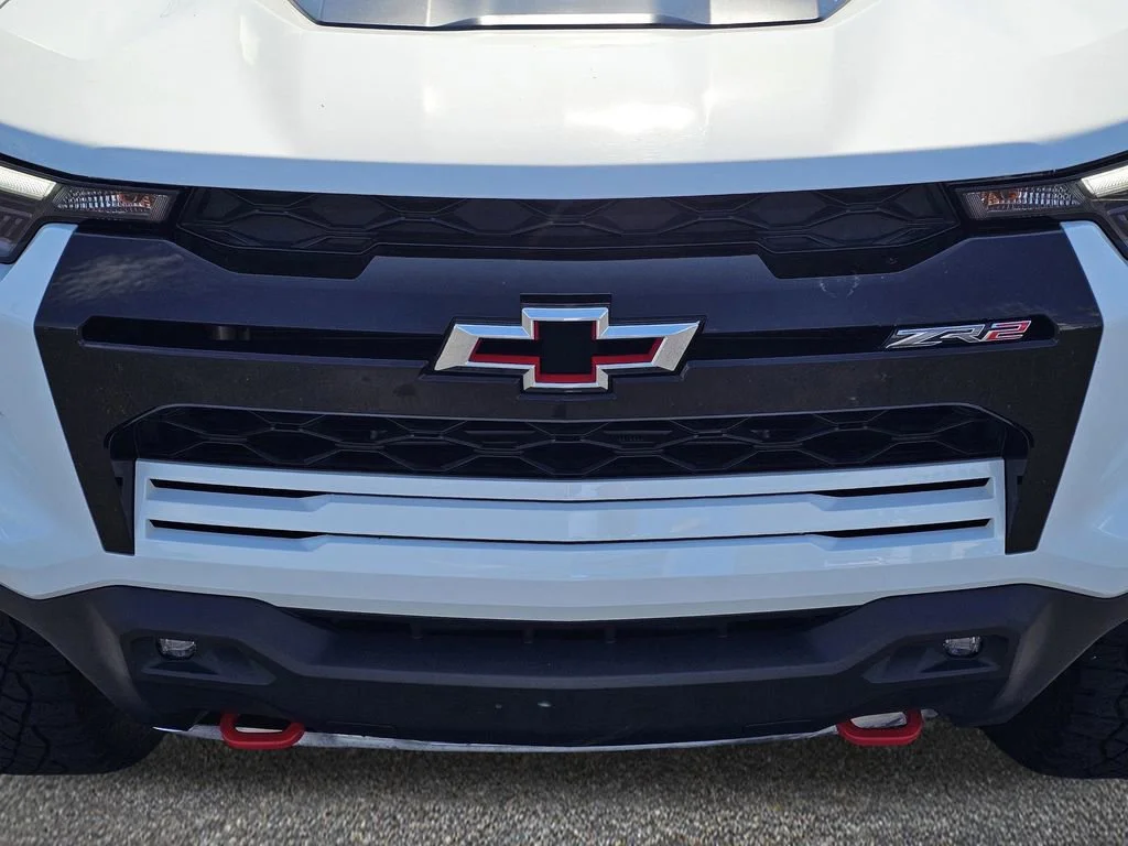 Used 2024 Summit White Chevrolet ZR2 image 3