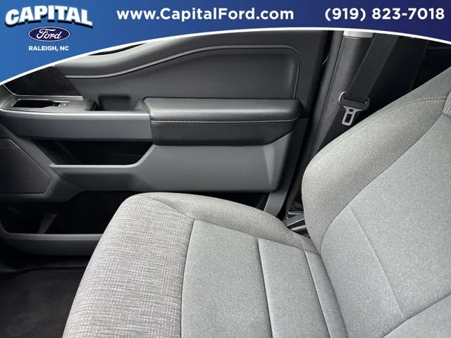 Used 2022 Blue Ford XLT image 28