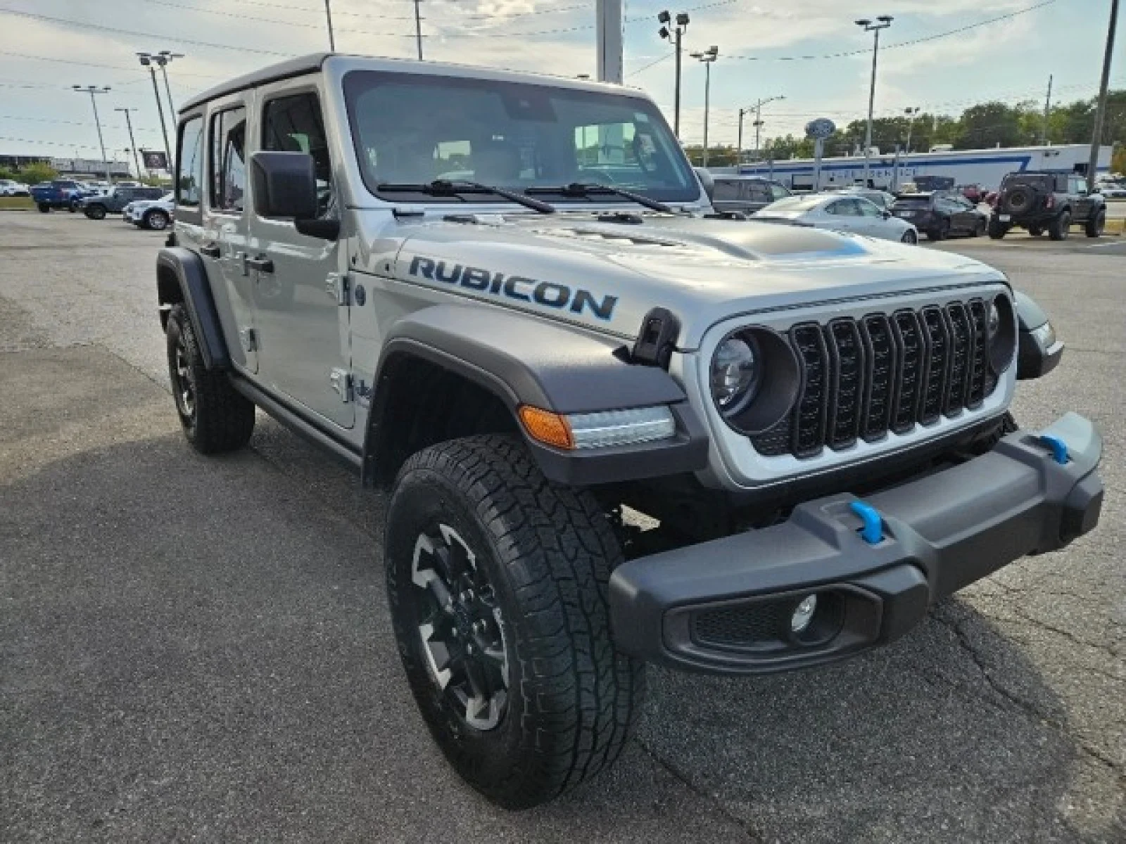 Used 2024 Silver Jeep Rubicon image 8