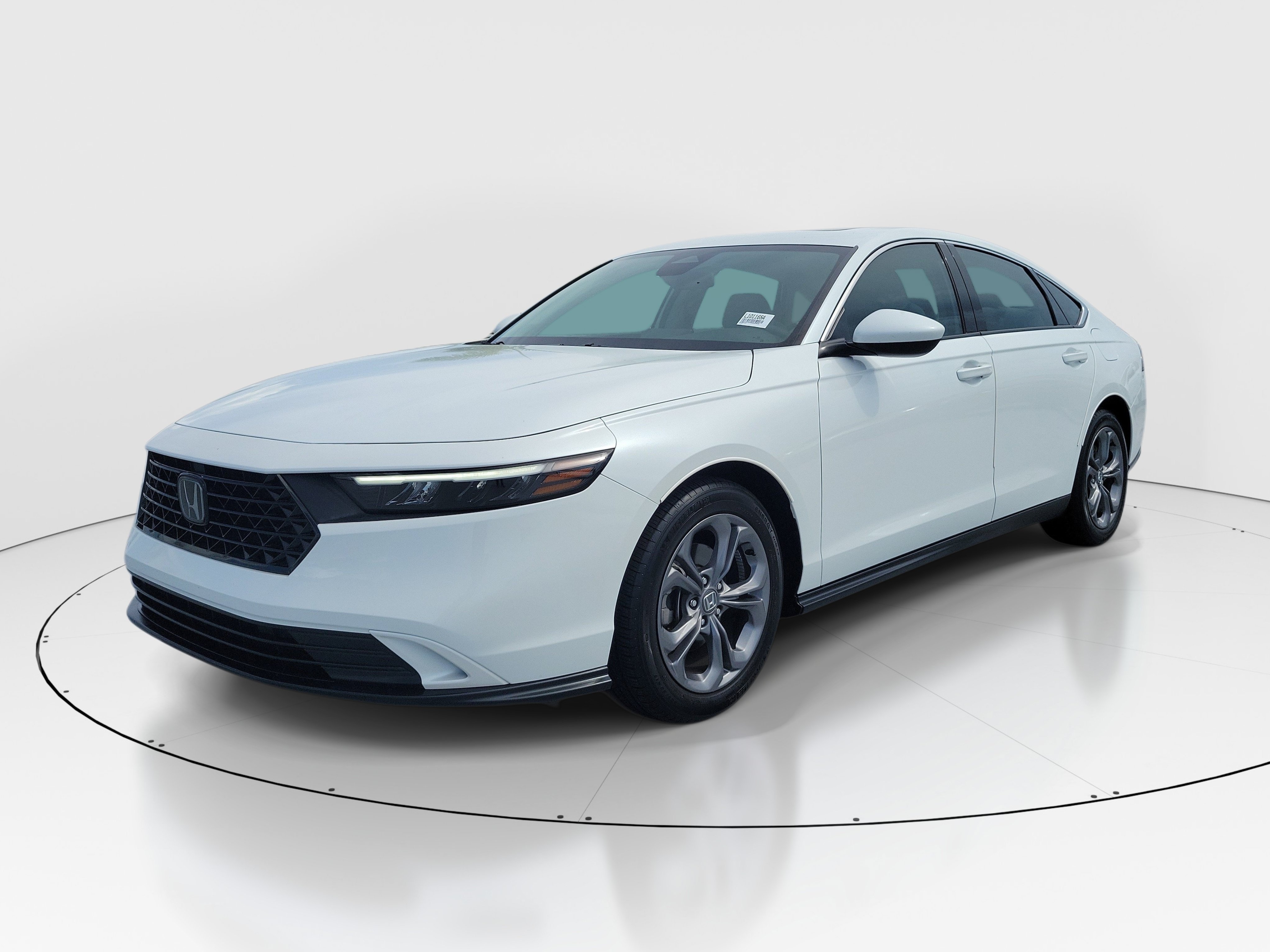 Used 2024 White Honda EX image 3