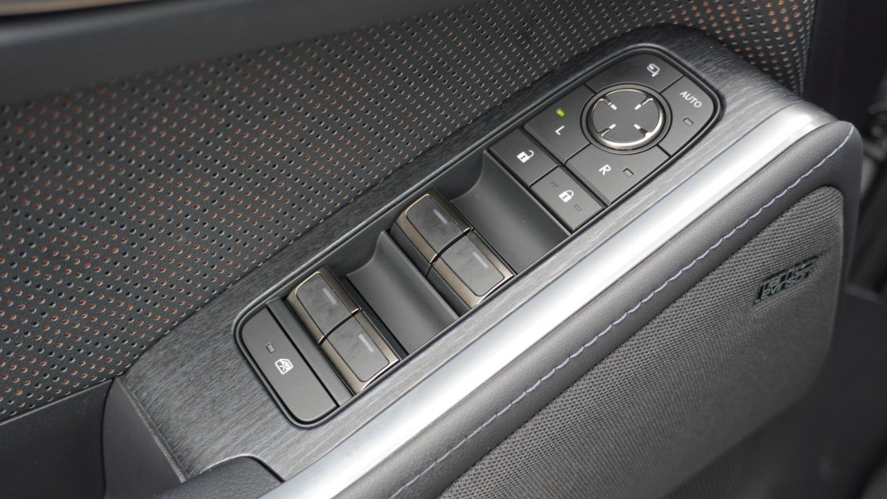 Used 2024 Gray Lexus GX 550 Luxury image 24
