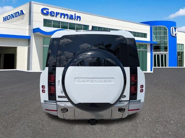 Used 2023 Fuji White Land Rover First Edition image 6
