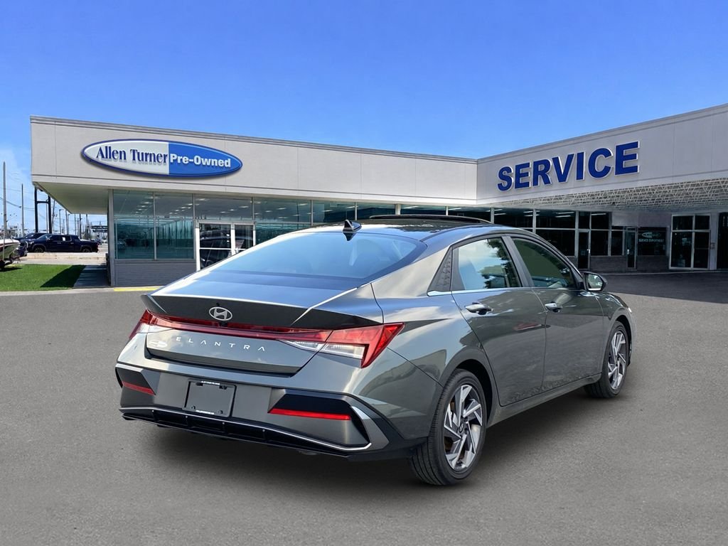 2025 Hyundai Elantra SEL - Photo 8