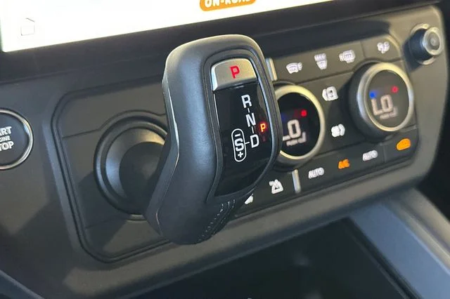 New 2026 Borasco Grey Land Rover X-Dynamic SE image 21