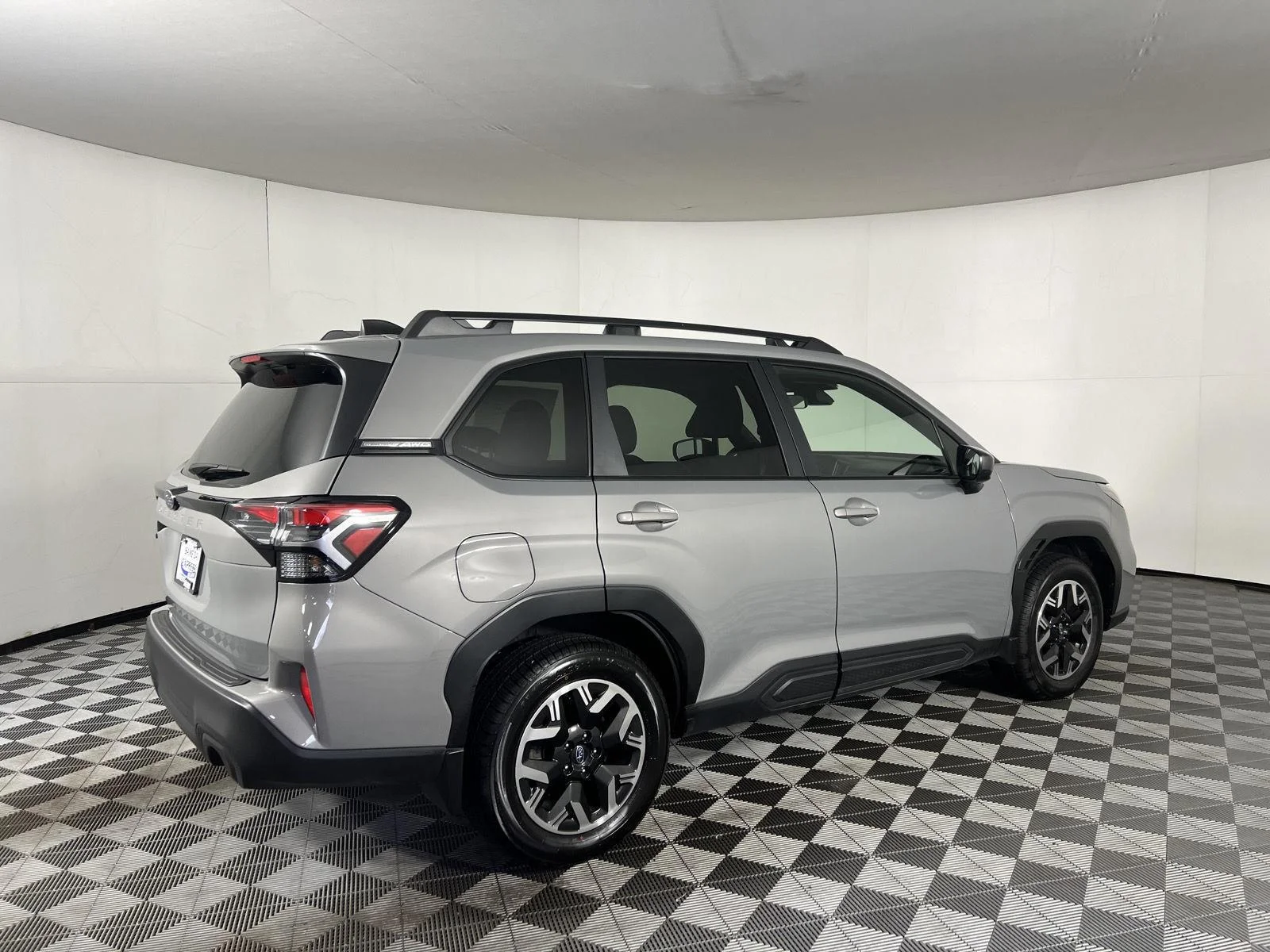 Used 2025 River Rock Pearl Subaru Premium image 47