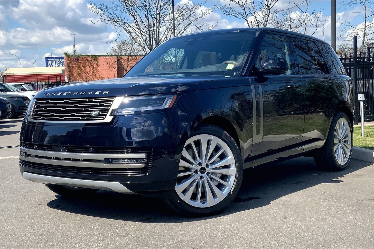 2026 Land Rover Range Rover 4.4 SE SWB's photo