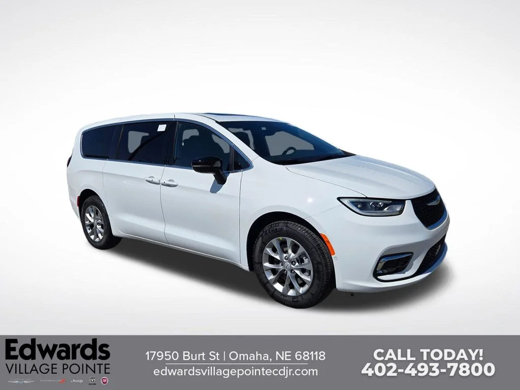 2026 Chrysler Pacifica Limited AWD's photo