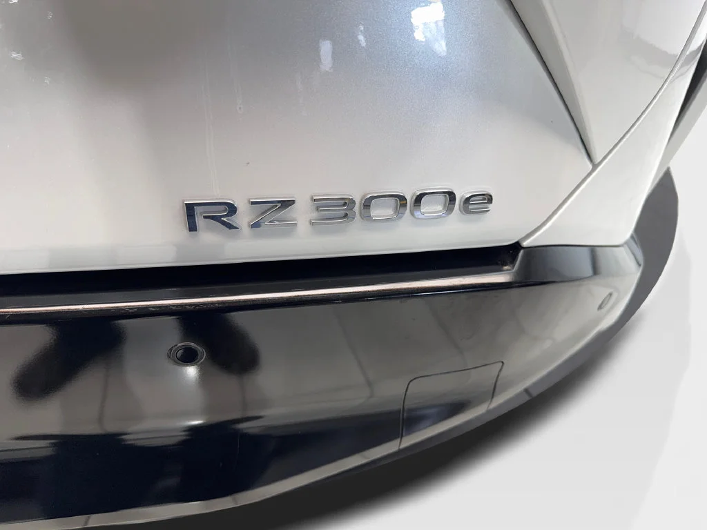 Used 2024 White Lexus 300e Premium image 25