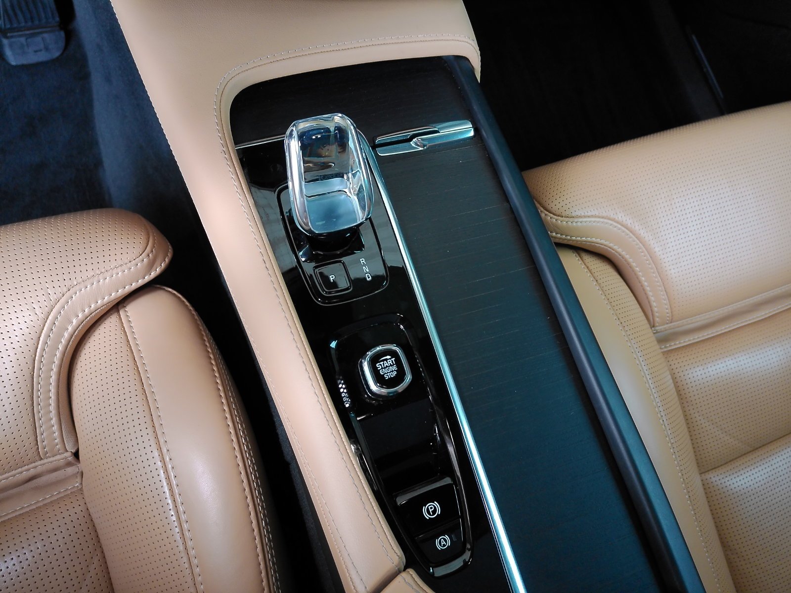 Used 2023 White Volvo Ultimate image 20
