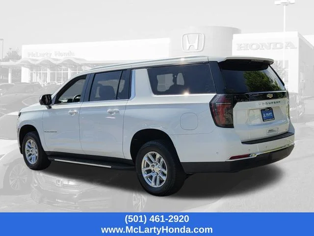 Used 2025 Summit White Chevrolet LT image 3