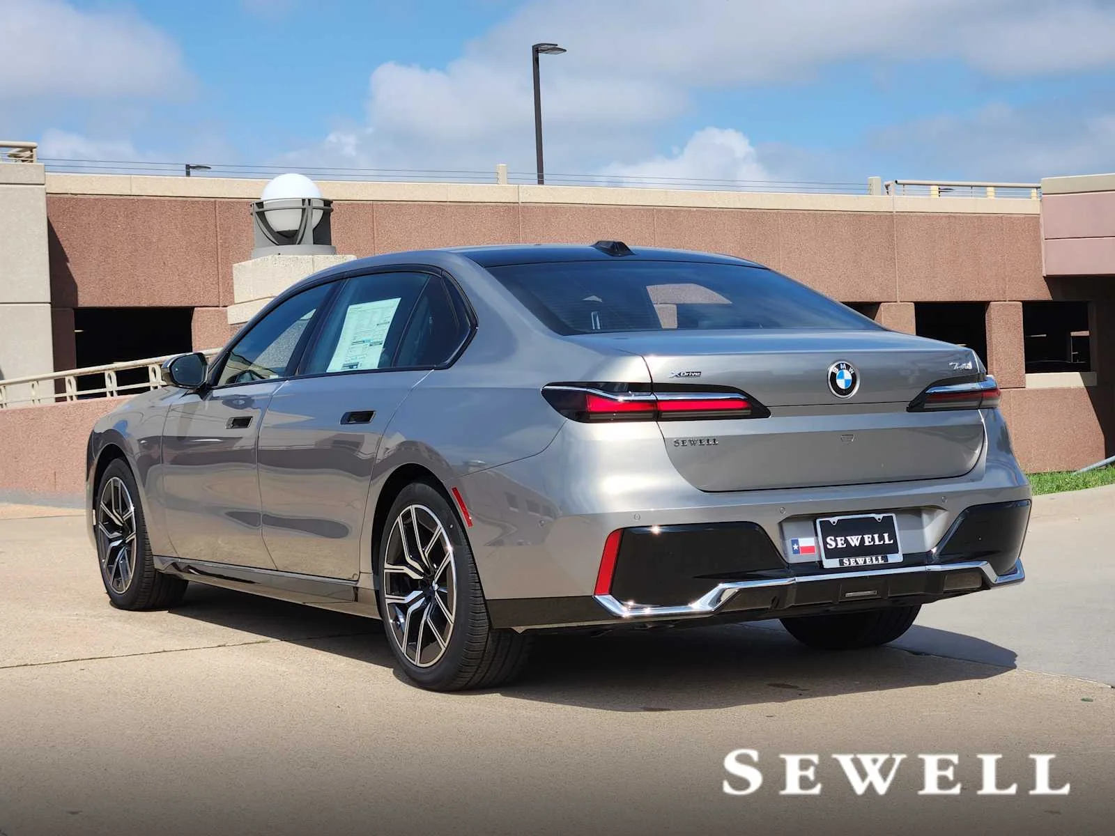New 2026 Oxide Grey Metallic BMW 740i xDrive image 3